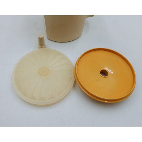 Tupperware Almond Gold Creamer #1414-4 Push Seal Top Pitcher Kitchenware - Picture 7 of 12